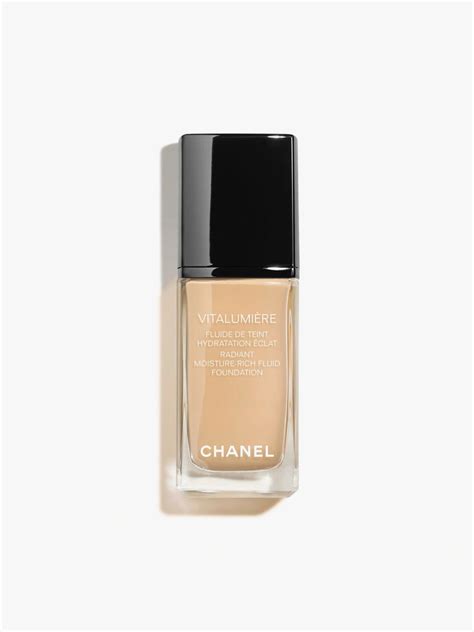 TikTok (and Hailey Bieber) Love Chanel Foundation—Here’s Why.